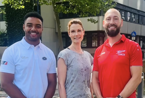 Daniel Josiah (Galaxy), Jana Rehberg (Emmy Noether Schule) und Frank Grimm (Rockets)
