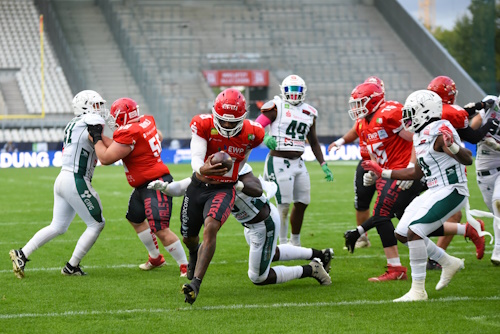 Royals QB Jaylon Henderson auf dem Weg zum TD, MVP GFL Bowl 2023